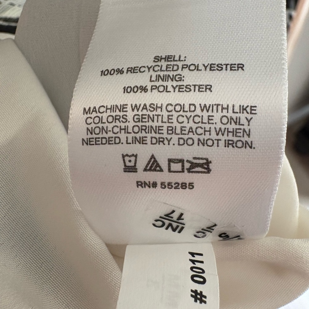 NWT Express | Large | Black & White Floral V-Neck Pleated Cross Back Maxi Dress - Picture 11 of 12